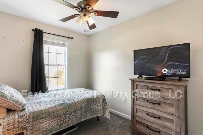 Building Photo - 121 E Rd