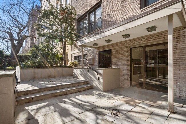 Building Photo - 260 Beacon St