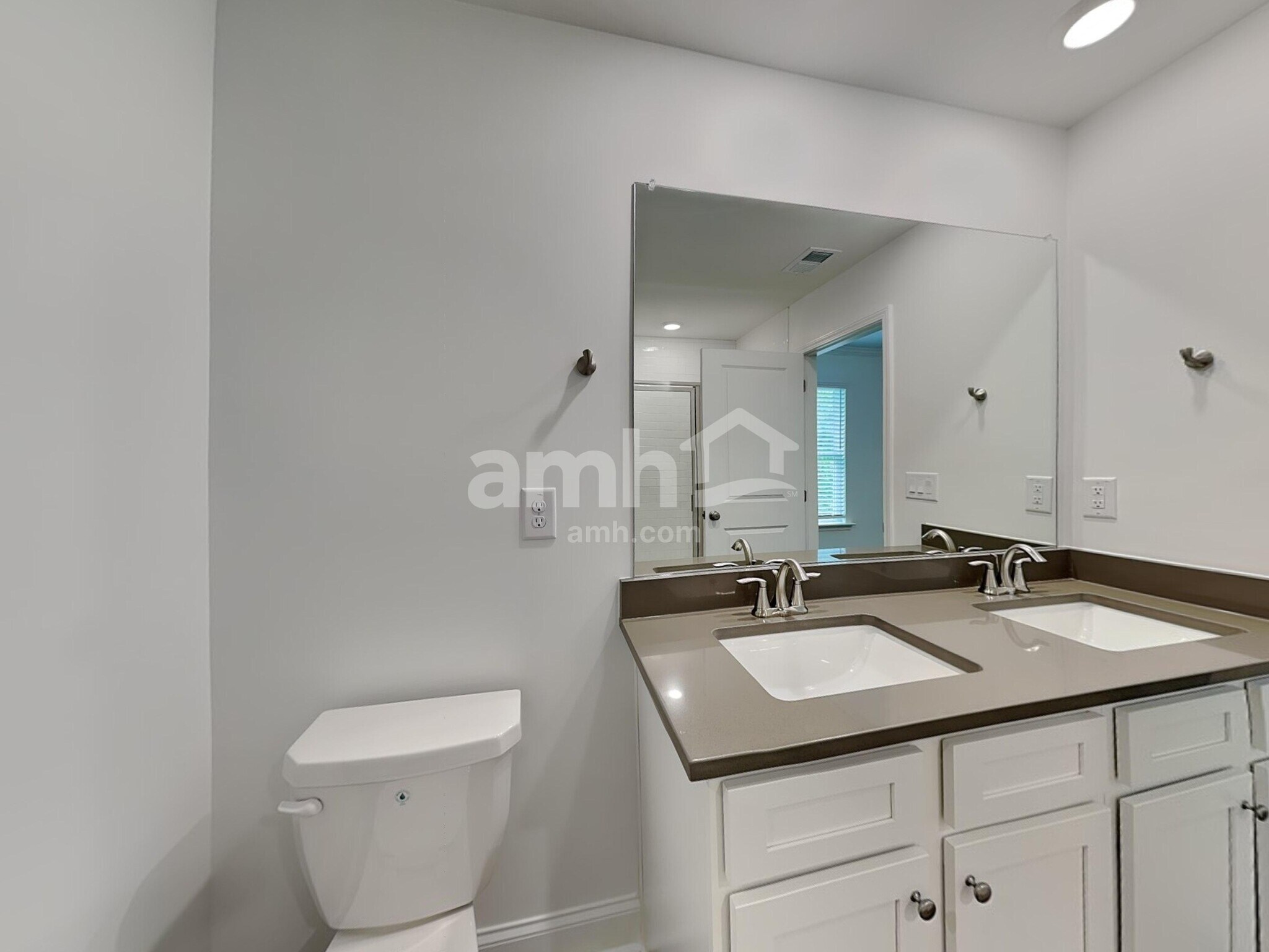 Building Photo - 673 Smt Vw Ln