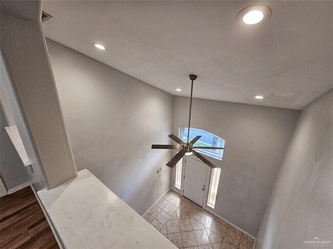 Building Photo - 28 Quail Ave