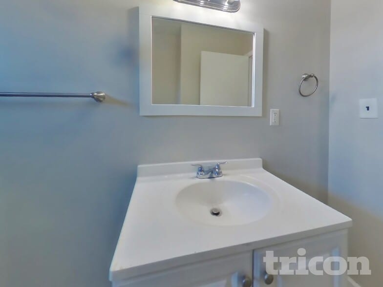 Building Photo - 1508 Crestview Dr