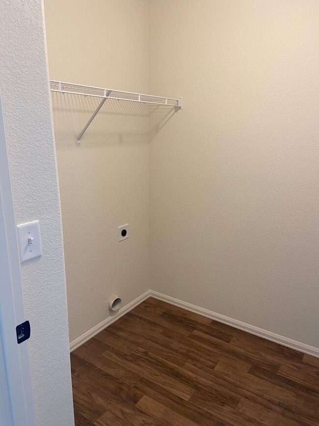 Building Photo - 3 bedroom, 3 bath home in Raindance Community.