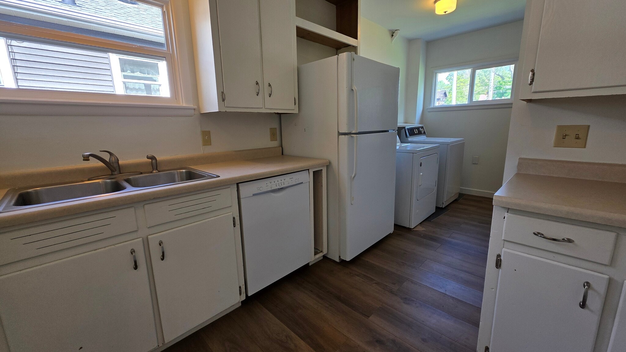 Kitchen - 1817 E Ave NE