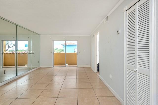 Building Photo - 2735 W 52nd St