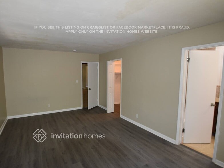 Building Photo - 2720 SW 15th Ct