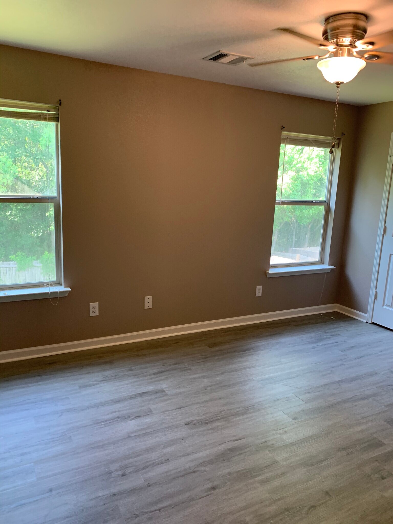 Building Photo - 39090 Prairie North Dr