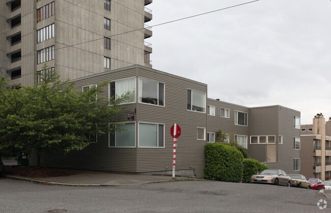 Building Photo - 525 E Roy St