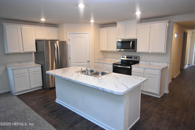 Building Photo - 70200 Roseapple Ct