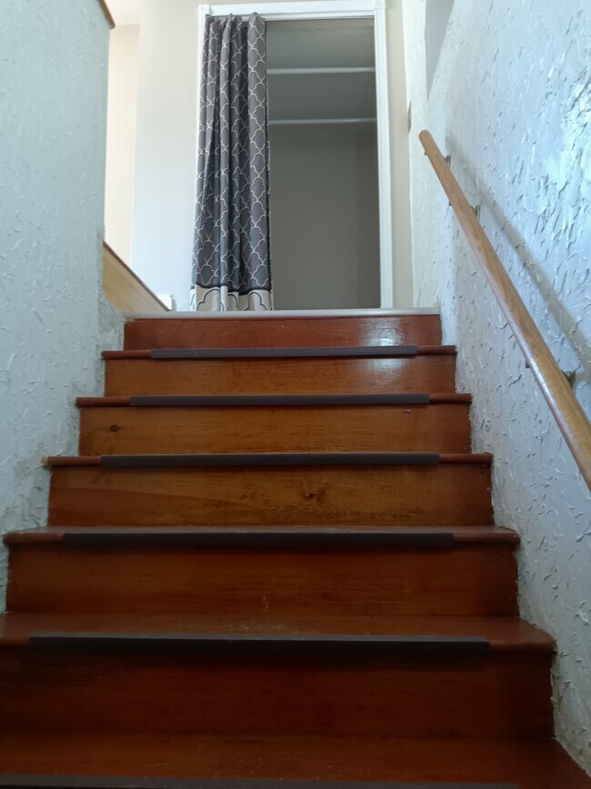 Building Photo - 2009 2nd St NE