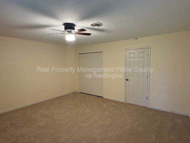 Building Photo - 1148 Nottingham Cir