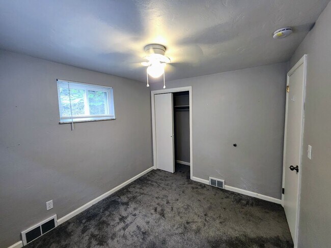 Building Photo - 251-253-253 Dakota Ave