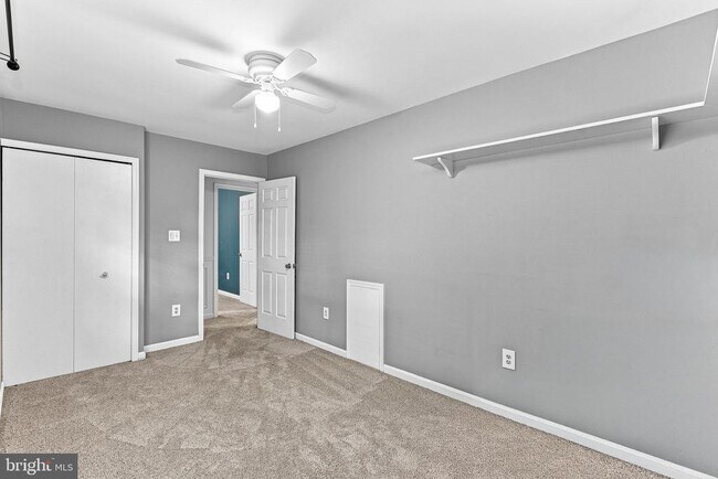 Building Photo - 10163 Yorktown Way