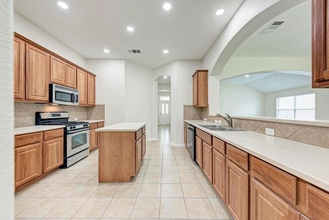 Building Photo - 18420 Dry Brook Loop