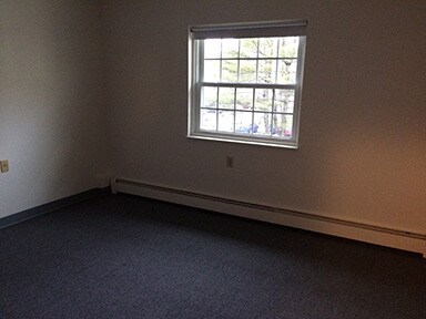 Building Photo - 1 Elmwood Farm Dr