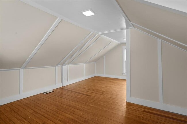 Building Photo - 14 Pearl St