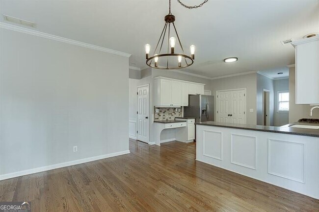 Building Photo - 1795 Lake Heights Cir