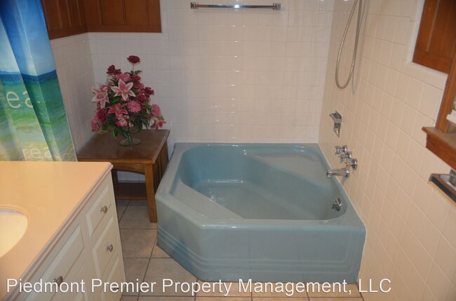 Building Photo - 3 br, 3 bath House - 4757 Kester Mill Road
