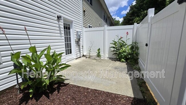 Building Photo - 134 Forthview Way