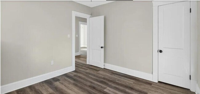 Building Photo - 11209 Continental Ave