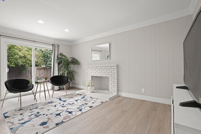 Building Photo - 501 Amherst Ct