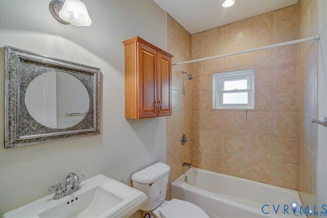 Building Photo - 4753 Royal Burgess Ct