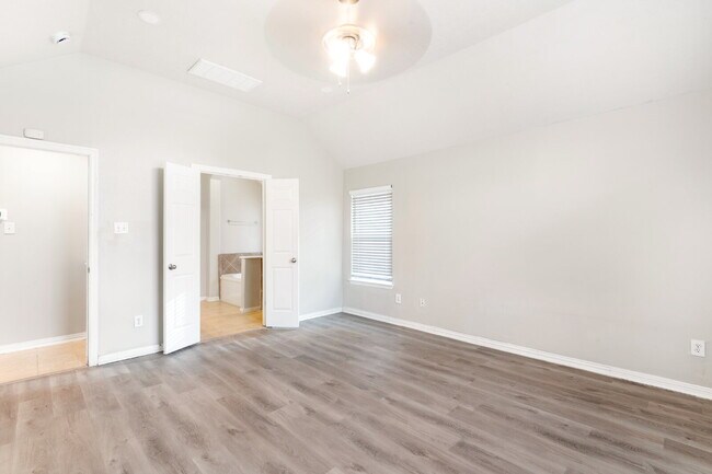 Building Photo - "Spacious 4-Bed Oasis with 2 Full Baths in Spring, TX - 2,235 Sq Ft of Comfort!"