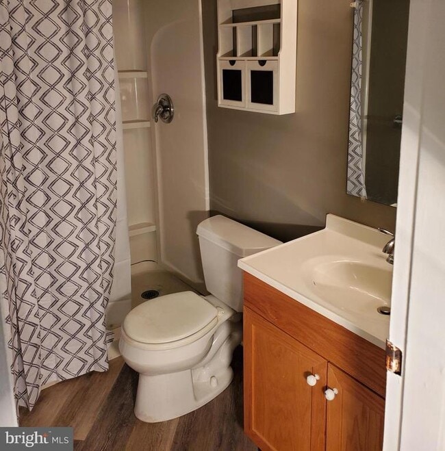 Building Photo - 1605 Meadowview Ln