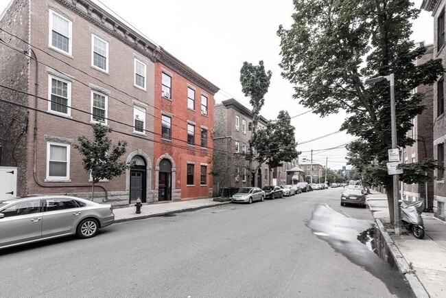 Building Photo - 67 Frankfort St