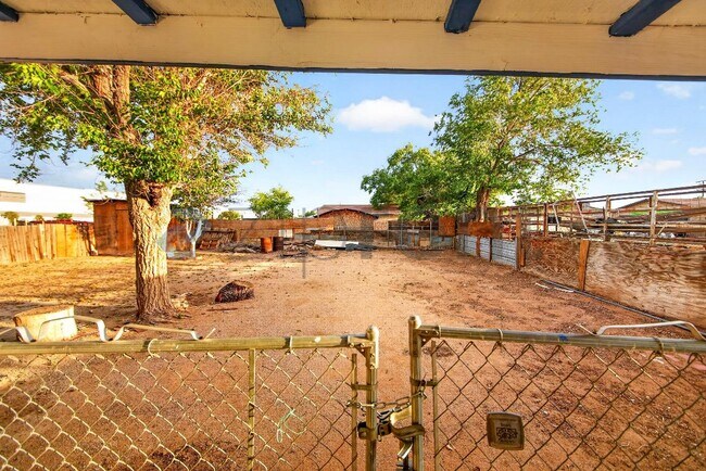 Building Photo - 12077 Sand Ave