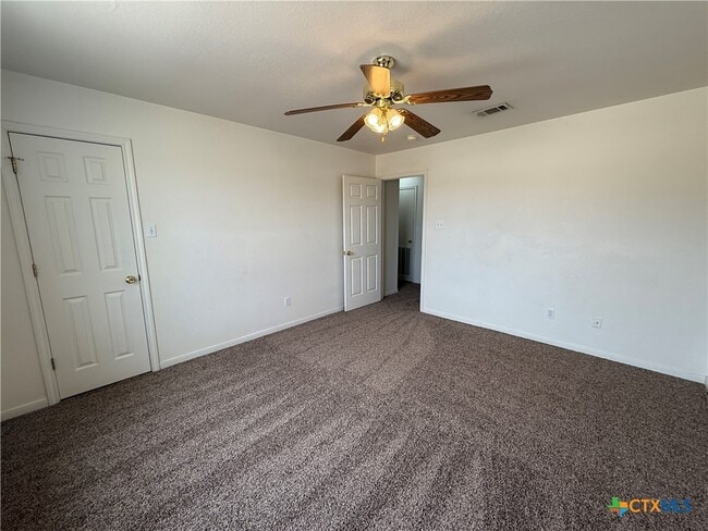 Building Photo - 705 S Amy Ln
