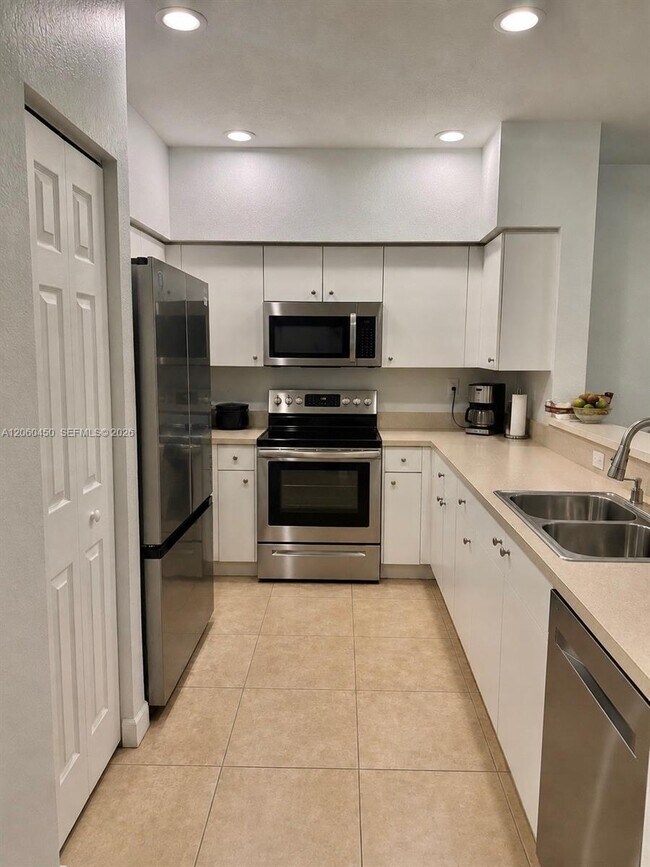 Building Photo - 2541 SW 83rd Terrace