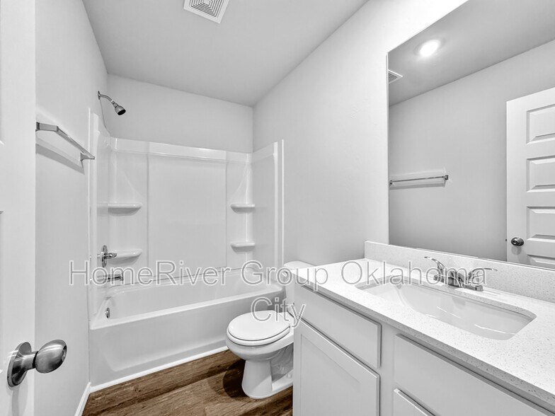 Building Photo - 6116 Holm Oak Rd