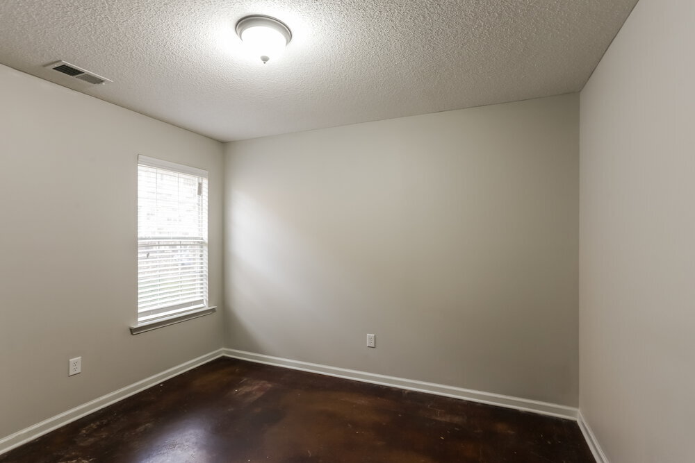 Building Photo - 3044 Magnolia Dr
