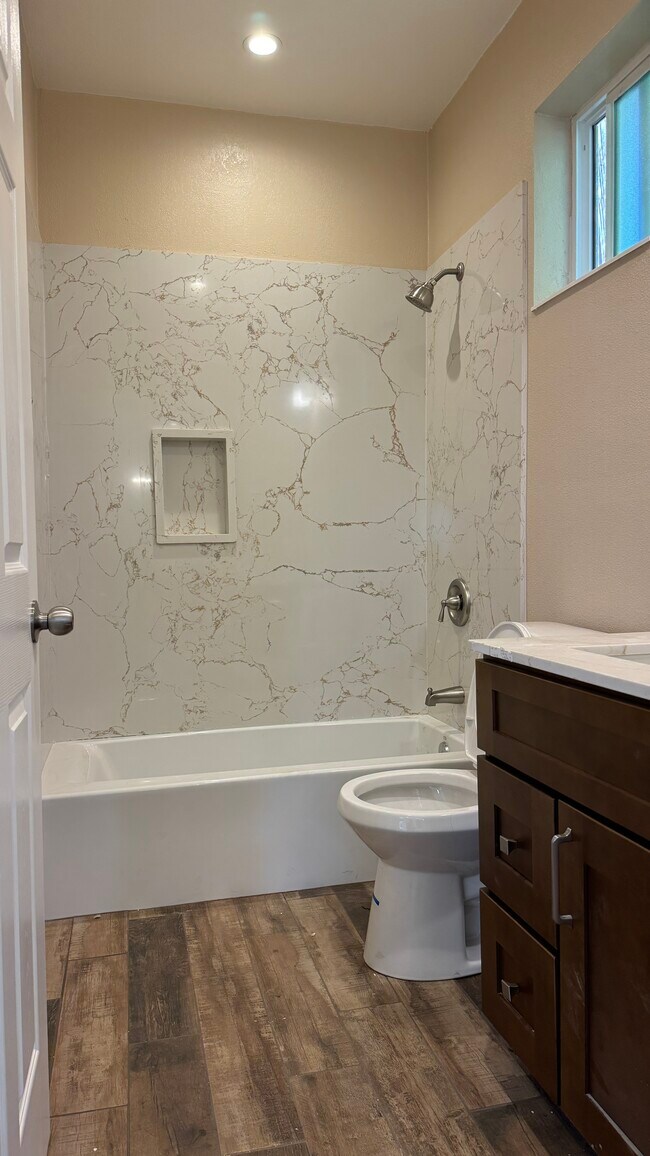 Building Photo - 1019 Castro St