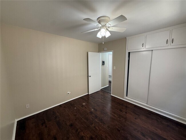 Building Photo - 414 N San Gabriel Ave
