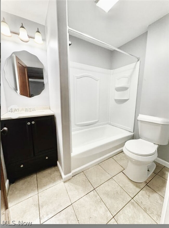 Building Photo - 1101 Estelle Ct SE