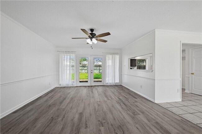 Building Photo - 122 Dewald Dr