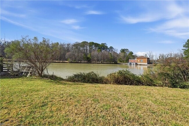 Building Photo - 1329 Thamesford Dr