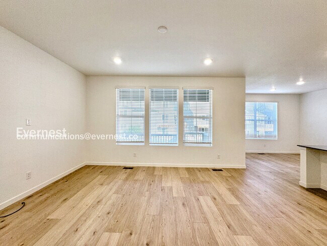 Building Photo - 9021 Hightower St