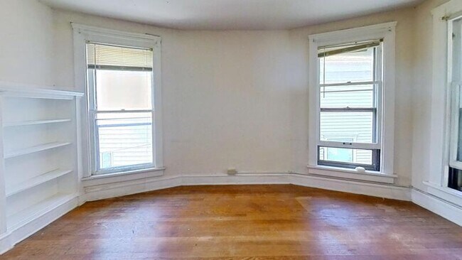 Primary Photo - 133 E Gorham St