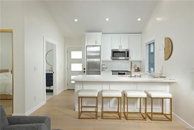Building Photo - 214 Sierra Madre Blvd