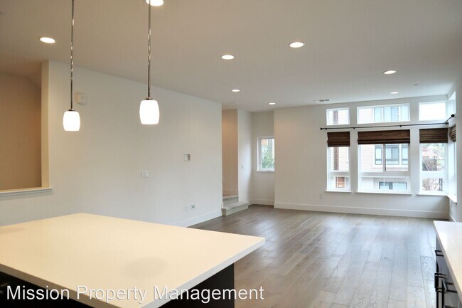Building Photo - 4 br, 4.5 bath House - 39165 Declaration St