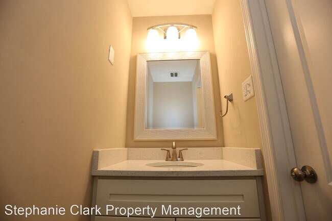 Building Photo - 3 br, 2.5 bath House - 2216 Sedgewick Drive