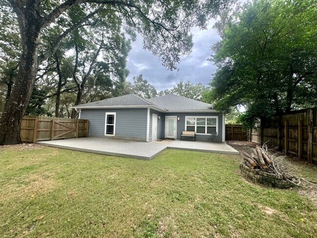 Building Photo - 14278 St. Hwy 20 Niceville FL 32578
