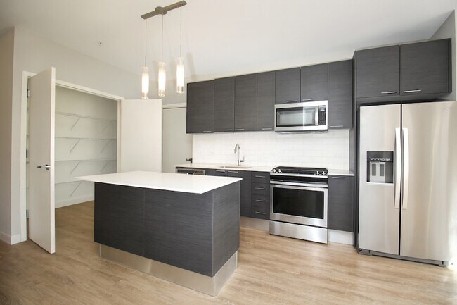 Building Photo - 229 Park Ave