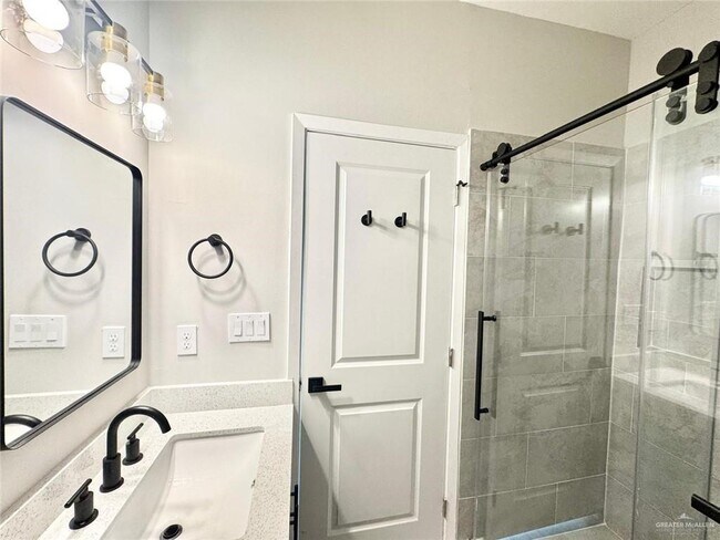 Building Photo - 31 Dragonfly St