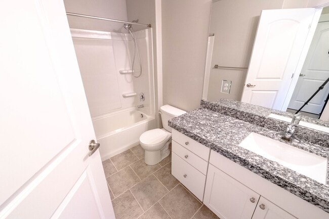 Building Photo - Beautiful Draper Townhomes in Prime Location