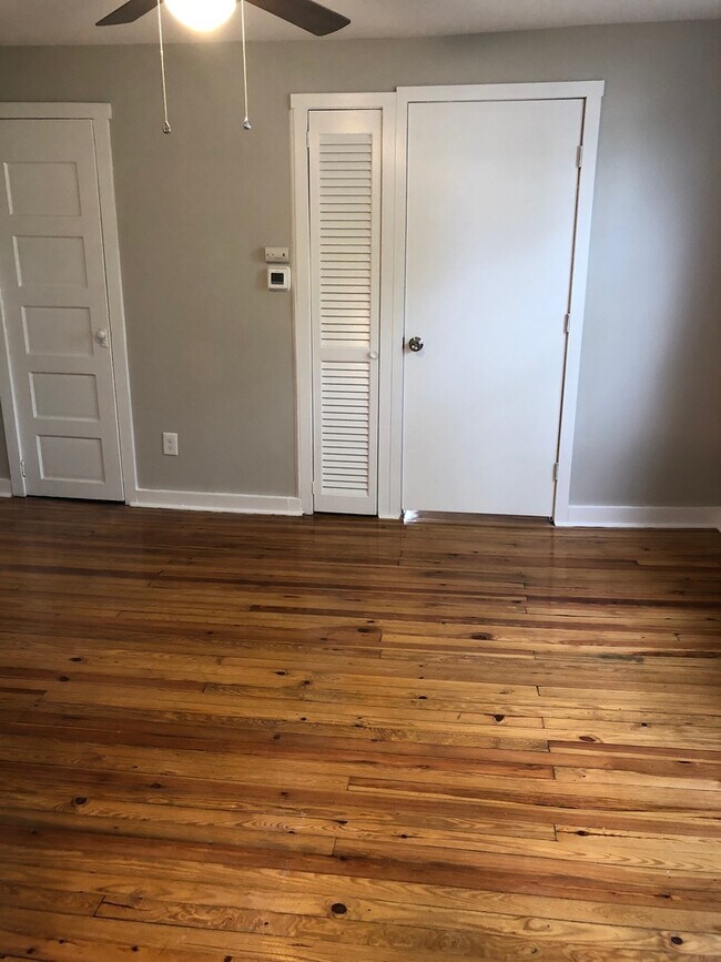 Building Photo - 406 Magnolia Ave