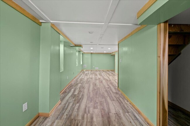 Building Photo - 401 N 13th Ave