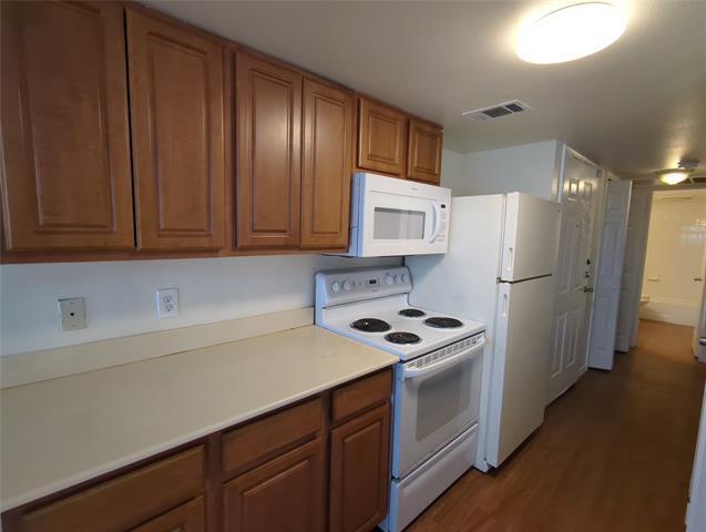 Building Photo - 7522 Holly Hill Dr